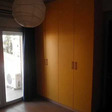 Spacious Town Apt With Sea View شقة *