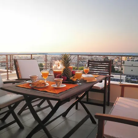 Spacious Town Apt With Sea View شقة خانيا