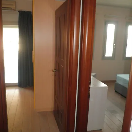 Spacious Town Apt With Sea View * خانيا
