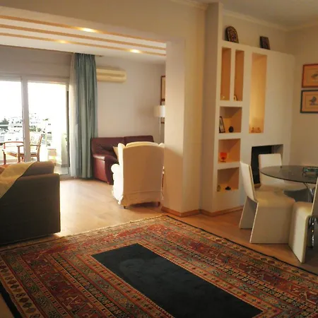 Spacious Town Apt With Sea View *