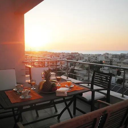 Spacious Town Apt With Sea View Apartamento